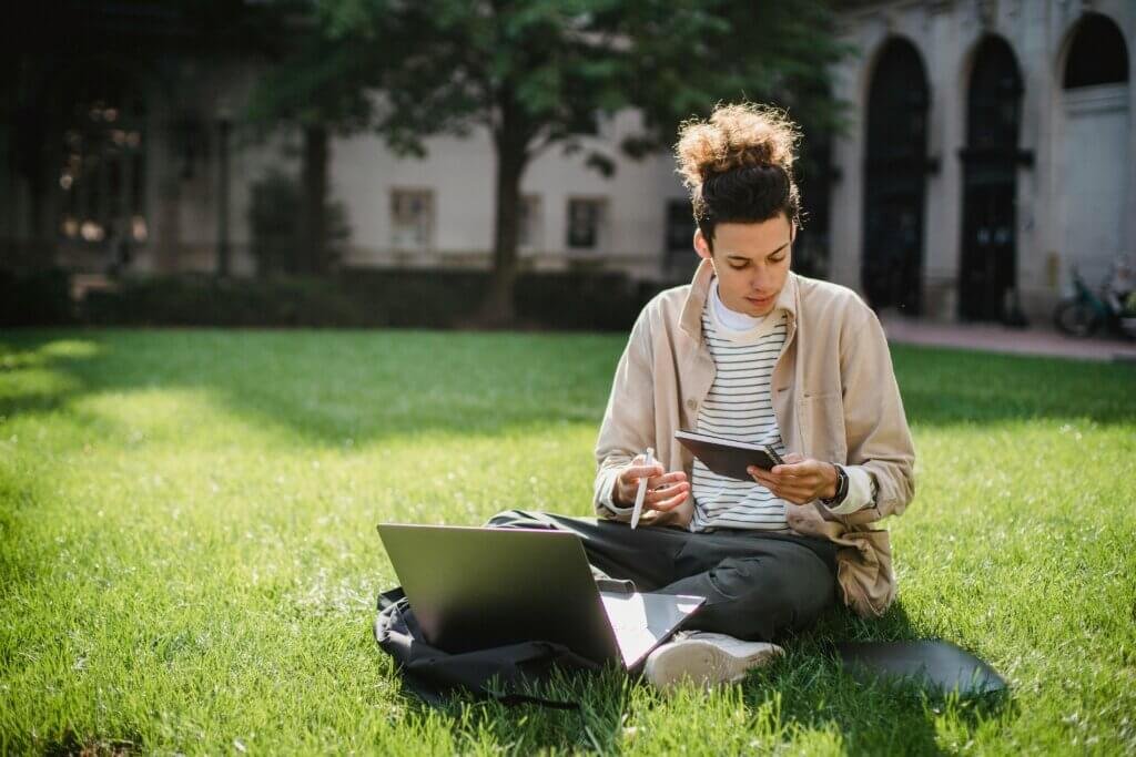 Erros Fatais de Que Estuda Online e Como Corrigi-los